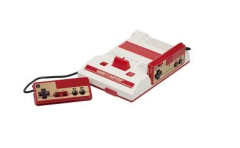 1983年7月15日 ファミリーコンピュータが発売。今年で43周年