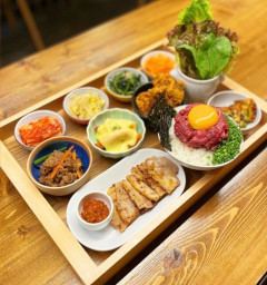 【悲報】韓国人「日本料理が世界的に普及しているのに、なぜ韓国料理は世界的に普及しないのか？」