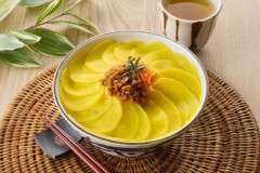 ドン・キホーテ偏愛めしから新商品、たくあん18枚に埋め尽くされた「パリポリフィーバー丼」他