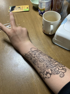 【刺青画像】マッキーでタトゥーごっこしたやで