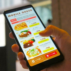老害「モバイルオーダーはクソ！店員いれば3秒で終わる注文が1分もかかる！」