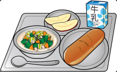 小学生のころ給食を片付ける際、食器をやかんのお湯でゆすいでから片付けてたんだけど、俺のクラスだけはゆすいだお湯を飲む事になってた。ある同級生が…