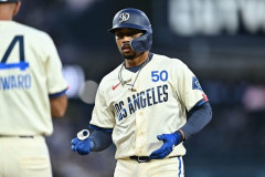 【朗報】ベッツ「野手が登板することになったらそこで試合を打ち切るべきだ」