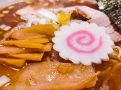 【悲報】最近のラーメンからナルトがなくなっている