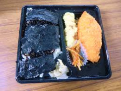 のり弁「白身魚フライ、ちくわ天、きんぴら」←1品足して“最強”にしろ