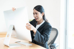 女後輩さん「金曜日なのに仕事片付かない！」ｲﾗﾗﾗﾗｧ!!!　ワイ「なんか用事すか？こっちで巻取ますよ（残業代ゲット～?）」⇒結果ｗｗｗｗｗｗｗｗ
