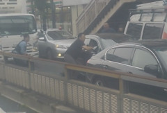 足立区で起きた外国人による多重事故現場の動画がヤバすぎて警察の対応が物議に【動画】