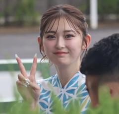 【画像】ゆうちゃみさん、盗撮パパラッチにファンサｗｗｗｗｗ