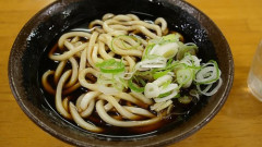 【悲報】関西人さん「東京はうどんが不味いから蕎麦を食べてる」wwwwwwwwww