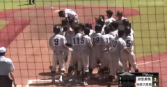 【悲報】高校野球、サードがトラウマ級のやらかしで夏が終わる・・・・・・