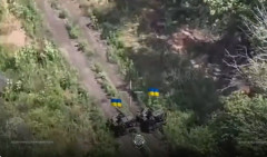 ブローニングM2機関銃で武装した地上戦闘ロボット＋ドローンが連動してロシア突撃部隊を撃破！