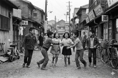 ネットやゲームなかった時代の人って何してたん?