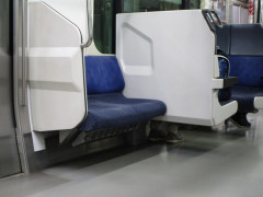 【画像】女さん「電車の中にバケモンいた！」･････････ﾊﾟｼｬ！！