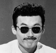 【衝撃】田代まさしさん、警察に連行&複数の刑事に囲まれ身柄拘束wwwwwwwwww
