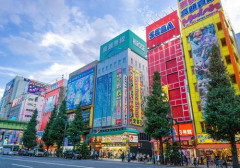 【衝撃】秋葉原で飛び降り騒ぎ、救助の一部始終
