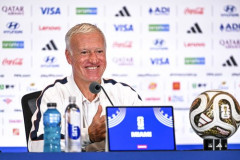 【衝撃】W杯4位フランスのデシャン監督、涙のラストゲーム「素晴らしい冒険だった」・・・・・・・・・