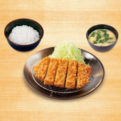 【困惑】松のやの朝得ロースカツ定食、納豆付きご飯おかわり無料で価格崩壊してる理由がわからん