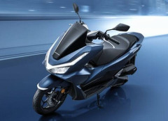 ワイ、バイク買う時にフルカウルかネイキッドか悩んだ末に何故かスクーターのPCX買ったんやけど…