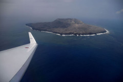 【海底火山】 大規模噴火で溶岩に覆われた西之島…5年経て初めて植物を確認
