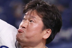 【大荒れ】佐藤二朗さんにブロックされた？コラムニスト「新潮の独白にもとづいて書いた」
