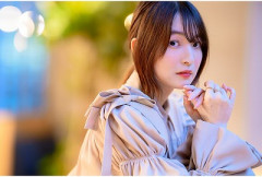 【悲報】上田麗奈さん、左手の薬指に指輪をはめる