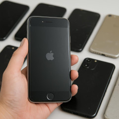 『スマートフォンが高すぎて買えない』「iPhone」も一斉値上げ…“中古スマホ”に脚光 傷ありの「Cランク」が人気 中には2万円台も | アイフォンw