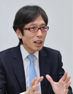 【速報】蓮舫氏「麻生さんが天皇の外戚になり平安時代の藤原道長になる」