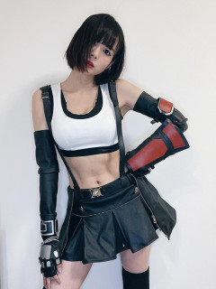 【画像】岡田紗佳(32)の役満コスプレwwwwwww