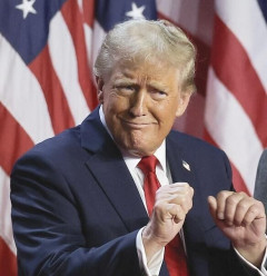 大荒れ　トランプに「立ち去れ！」「図々しい」米ホワイトハウスXが炎上　大統領がW杯壇上に居座る動画を掲載→案の定、4千コメ＆コラ動画で荒れまくる　FIFAはカット