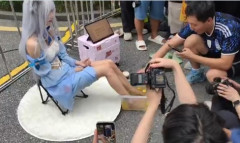 中国人コスプレイヤーさん　オタクががぶ飲みするレモネードを発売してしまうｗｗｗｗｗｗｗｗｗｗｗｗ