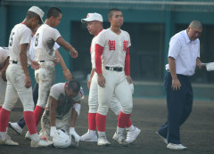【悲報】高校野球奈良大会、36度の酷暑で高校球児さんに異変続出&片側ベンチだけ直射日光・・・・・・・・・