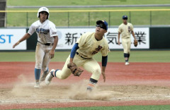 【衝撃】高校球児さん、試合中のサングラス着用がガチで増えるwwwwwwwwww