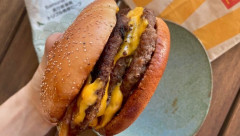 X民「マックでこうやって注文すると肉肉しさが増して表参道の1個2500円バーガーになる」←マジかよこれぇ！？
