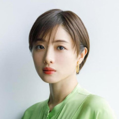 【衝撃】石原さとみさんのイケメン夫、世界的金融機関のレポートに顔出しで登場し推定年収1億円超