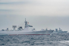 中国とロシアの海軍艦艇、日本のEEZ内で射撃訓練を実施…小泉防衛相明かす！
