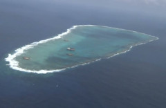 沖ノ鳥島近くで軍艦の射撃訓練を行った中国「沖ノ鳥はただの岩なんだが？」