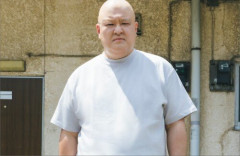 【ヤニねこ】稲田徹さん、大家姿で「ヤングマガジン」グラビア出演ｗｗｗｗｗｗｗｗｗｗ