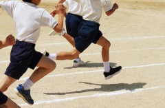 【悲報】カズレーザーさん、学生時代の体育の闇を暴露してしまう・・・・