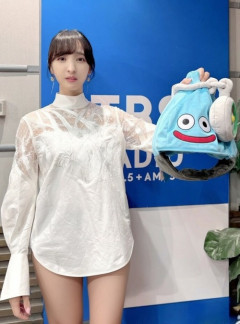【画像】人気声優さん、超ミニスケ衣装で色々見えそうｗ