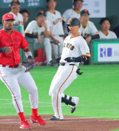 巨人・吉川尚輝、登録抹消へ　左太もも裏の張りで途中交代…石塚が３か月ぶり１軍合流見込み