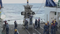 日本、南鳥島沖の泥から重レアアースを確認　近く分析結果を公表へ（動画あり）