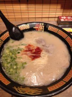 【悲報】博多ラーメン、本場より一蘭の方が美味いことがバレ始める
