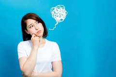 年上の男性に急にベタベタされるようになった。その理由がつい最近になってわかったんだけど…