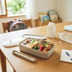 「もう、早く夏休み終わってくれ…」親を悩ませる夏休みのお昼ごはん問題。現役保育士ママが語る、“学童弁当”の知られざる落とし穴