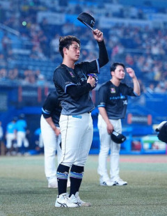 小島和哉(30) 3勝6敗 3.31 whip1.15←今年FA