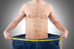 【悲報】ワイダイエット民、服が全部ガバガバになったｗｗｗ