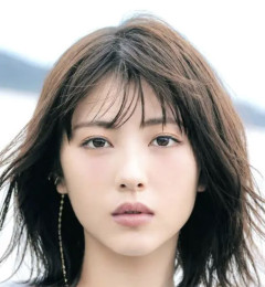 【画像あり】浜辺美波さん、インスタで汗だくムチムチボディを披露wwwwww
