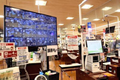 【悲報】セルフレジ、いまだ万引きが増え続けていた。カメラ導入するも故意かミスか分からず検挙できないもよう