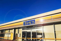【超衝撃】男さん、『とんでもない姿』でコンビニに入店した結果・・・・・