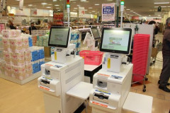 【悲報】セルフレジ見てるとこいつらただで労働して可哀想やなって思うんやがｗｗ